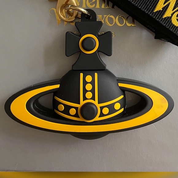 Vivienne Westwood orb pendant USB 16 GB rare VW event VIP Gift Souvenir - Picture 2 of 15